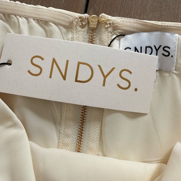 Ivory Strapless Top - Picture 3 of 5